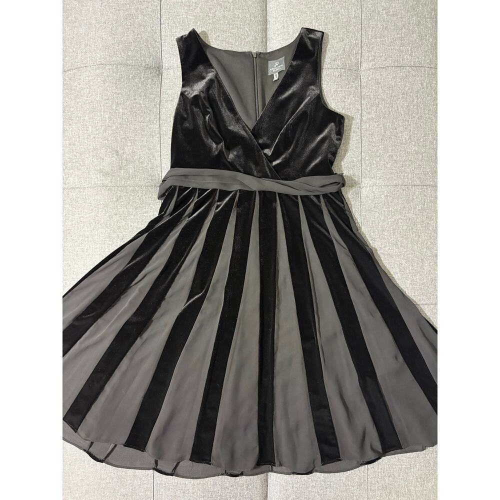 Adrianna Papell Dress Women 8 Black Burnout Velvet Striped Formal Evening